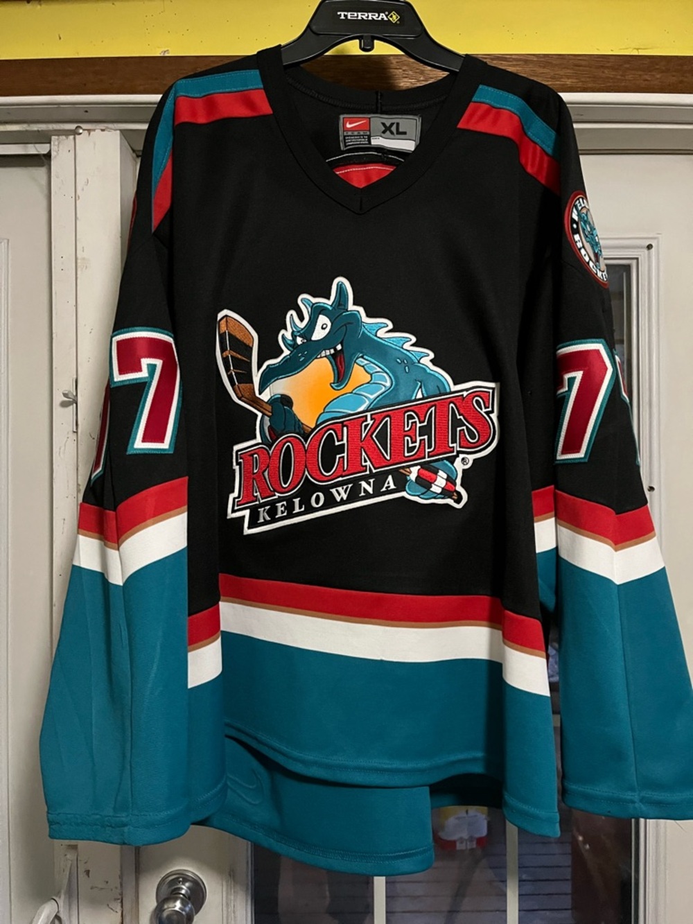 Nike Kelowna Rockets Team Jersey - Nike Logo XL